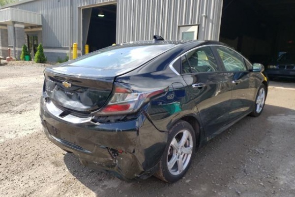 фото Chevrolet Volt LT