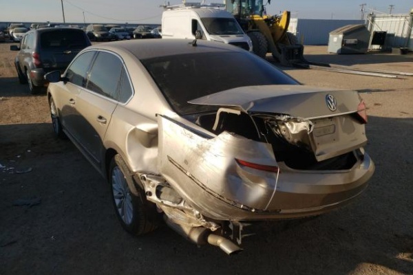 фото Volkswagen Passat SE