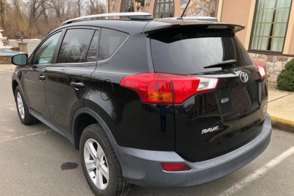 фото Toyota RAV4 XLE