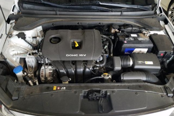 фото Hyundai Elantra SEL