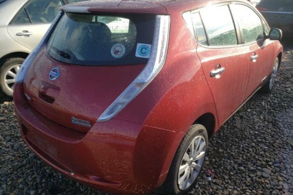 фото Nissan Leaf S
