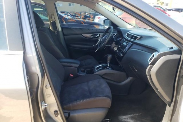 фото Nissan ROGUE S