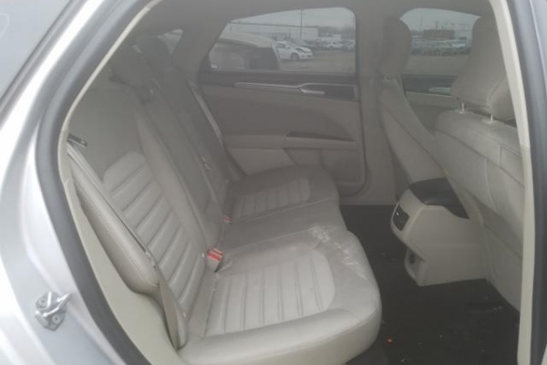 фото Ford Fusion SE