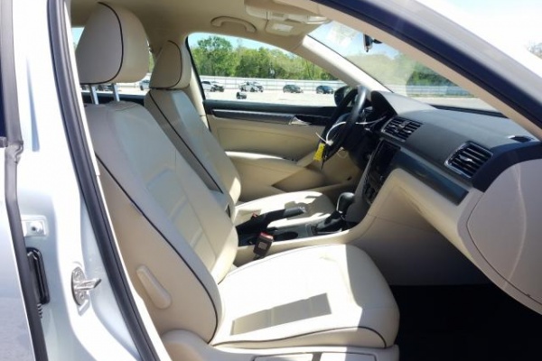 фото Volkswagen Passat S