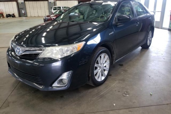 фото Toyota Camry HYBRID