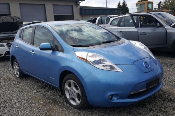 фото Nissan Leaf S