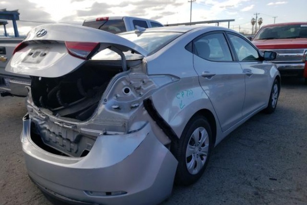 фото Hyundai Elantra SE