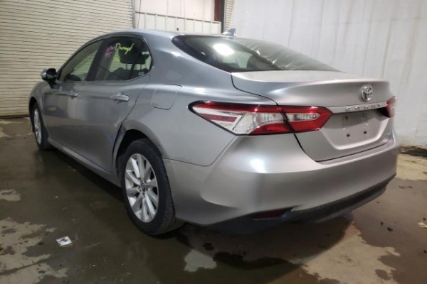 фото Toyota Camry LE