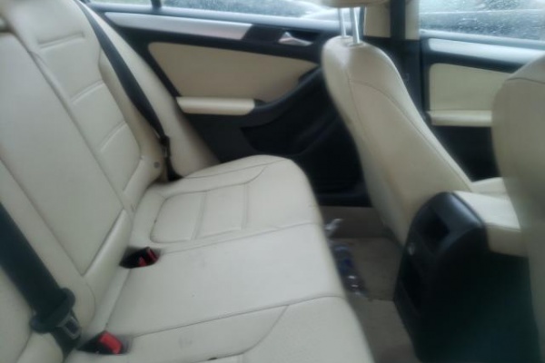 фото Volkswagen Jetta SE