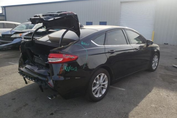 фото Ford Fusion SE