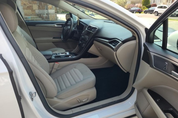 фото Ford Fusion SE