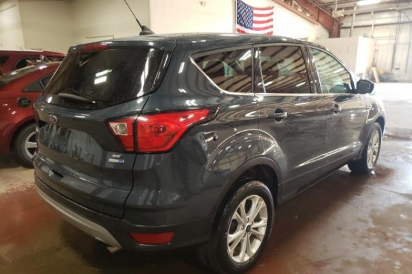 фото Ford Escape SE