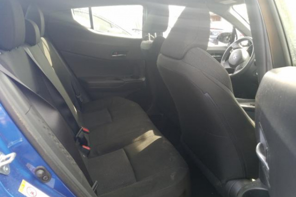 фото TOYOTA C-HR XLE