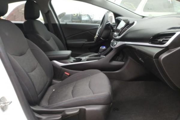 фото Chevrolet Volt LT