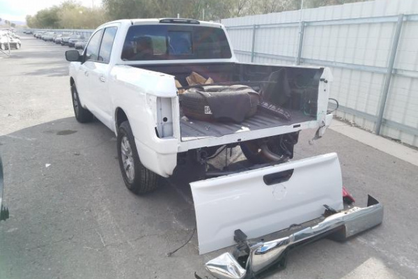 фото NISSAN TITAN