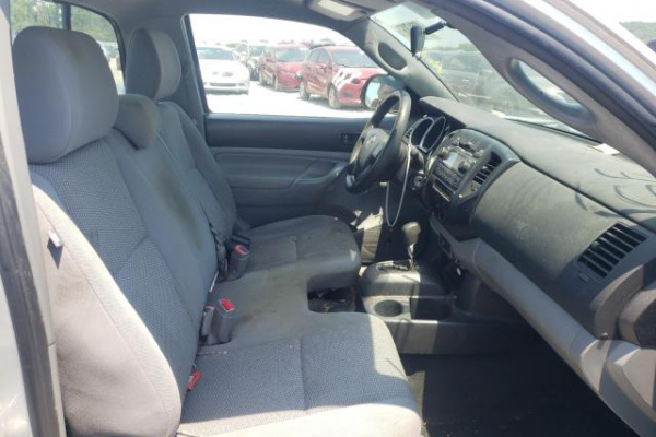 фото TOYOTA TACOMA