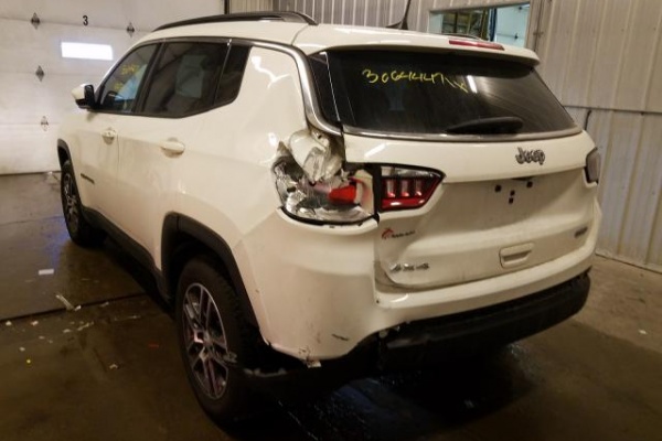 фото Jeep Compass LATITUDE