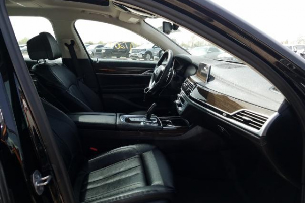 фото BMW 740 XI