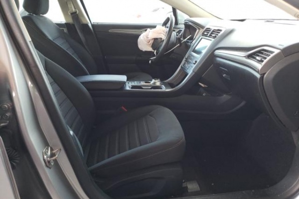 фото Ford Fusion SE