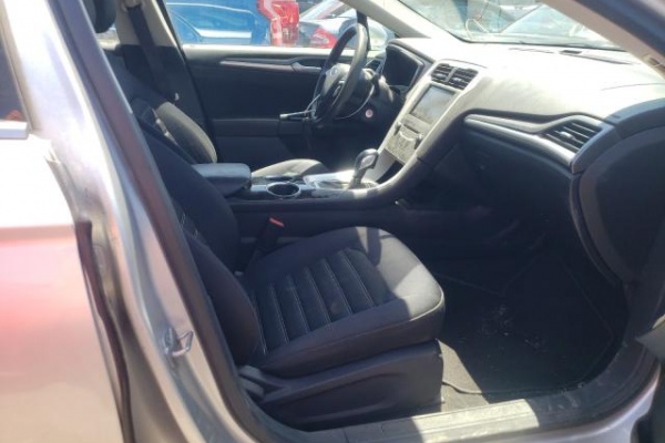 фото Ford Fusion SE