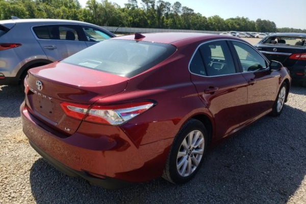 фото Toyota Camry LE