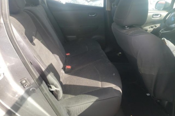 фото Nissan Leaf S