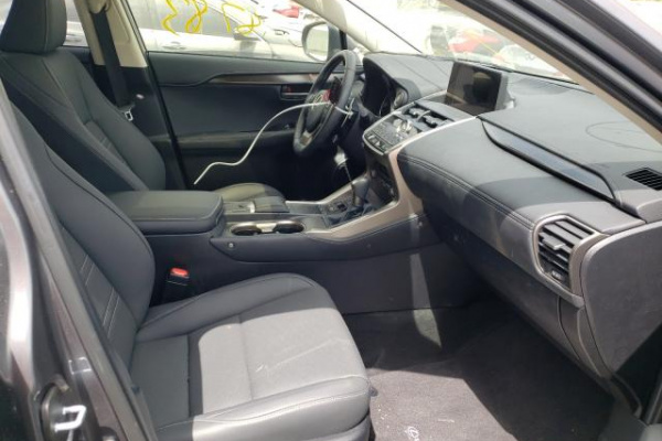 фото LEXUS NX 300