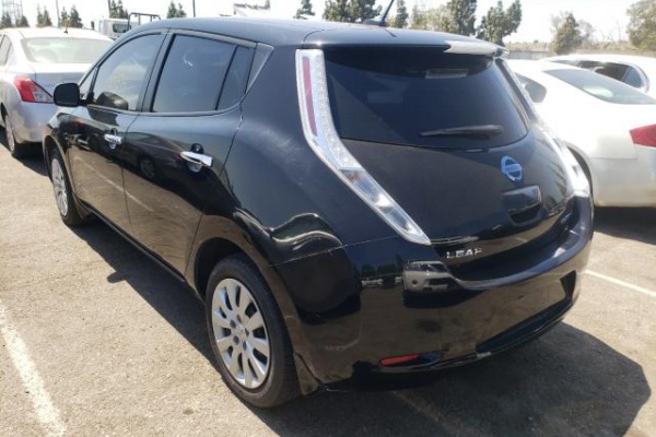 фото Nissan Leaf S