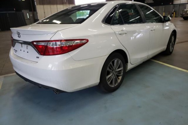фото Toyota Camry LE