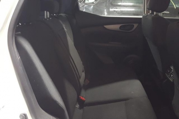 фото Nissan Rogue SPORT S