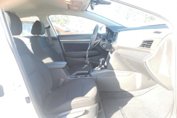 фото Hyundai Elantra SEL