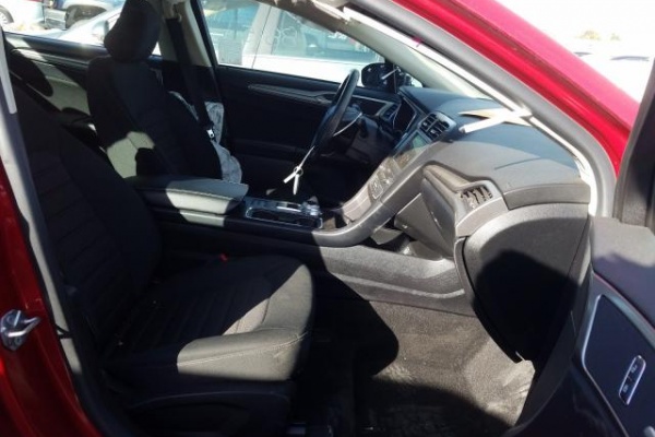 фото Ford Fusion SE