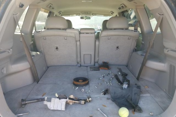 фото Toyota HIGHLANDER BASE