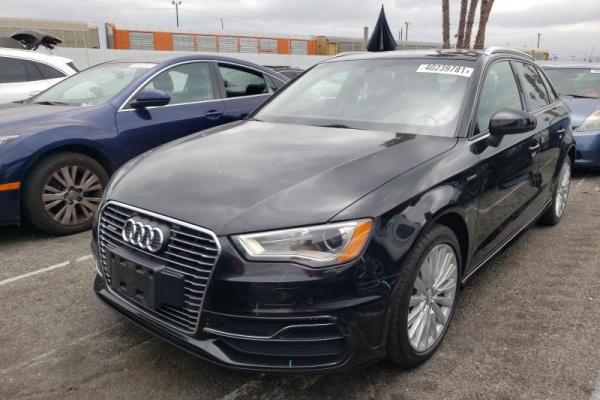 фото Audi A3 E-TRON Premium