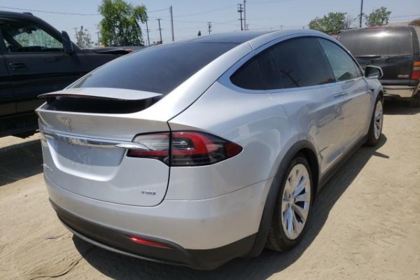 фото Tesla MODEL X