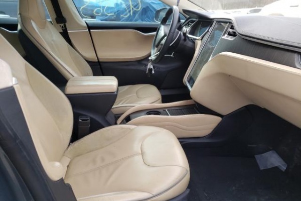 фото Tesla MODEL S