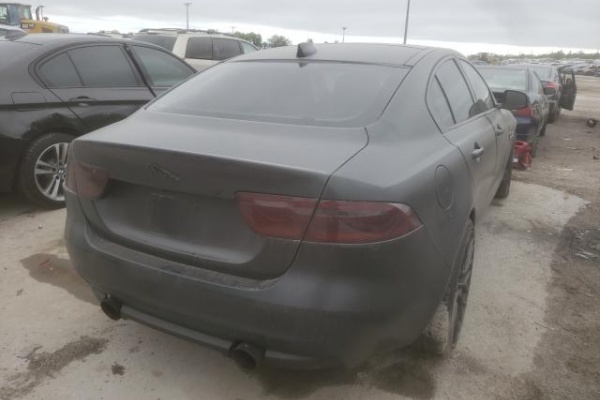 фото Jaguar XE PREMIUM