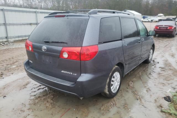 фото TOYOTA SIENNA