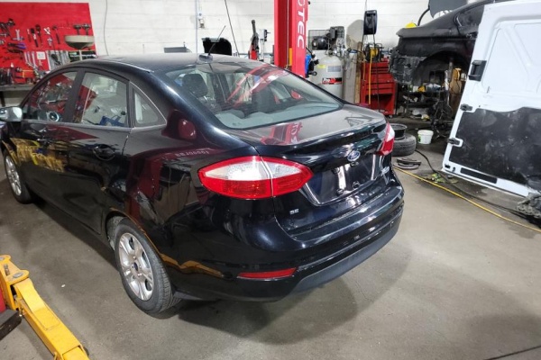 фото Ford Fiesta SE