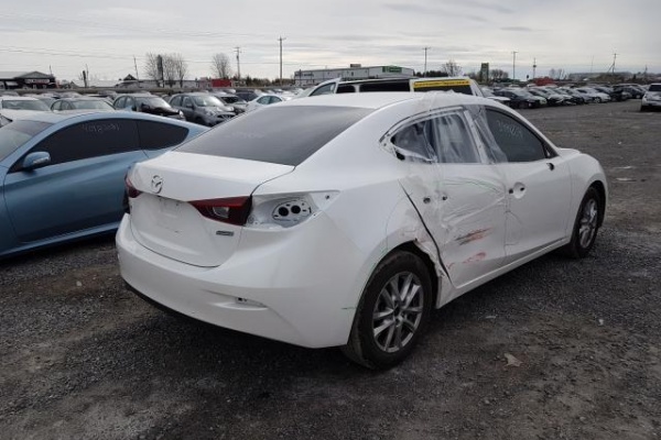 фото Mazda 3 TOURING