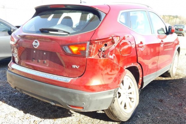 фото Nissan ROGUE SPORT S