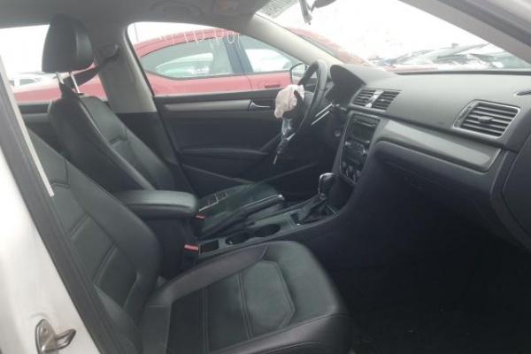 фото Volkswagen Passat S