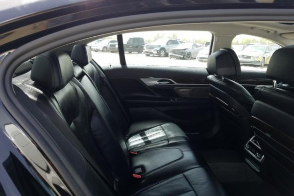фото BMW 740 XI