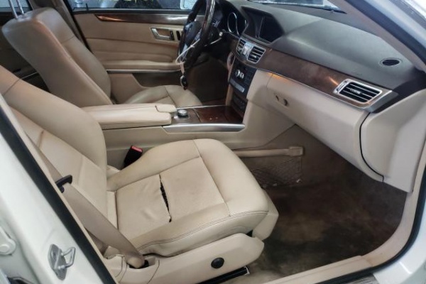 фото Mercedes-Benz E 300 4MATIC