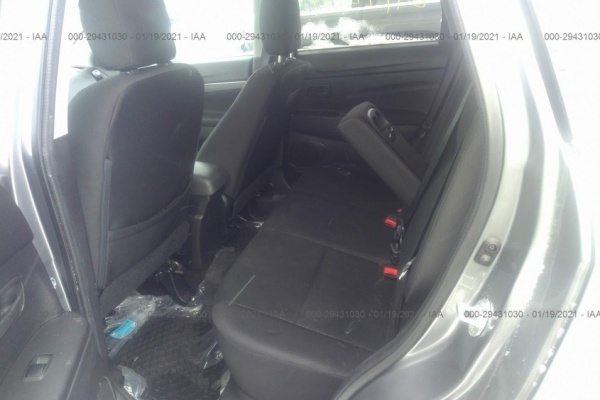 фото Mitsubishi Outlander SPORT ES