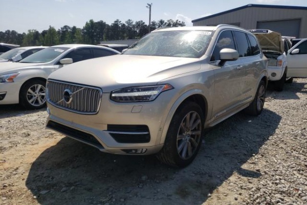 фото Volvo XC90 T6