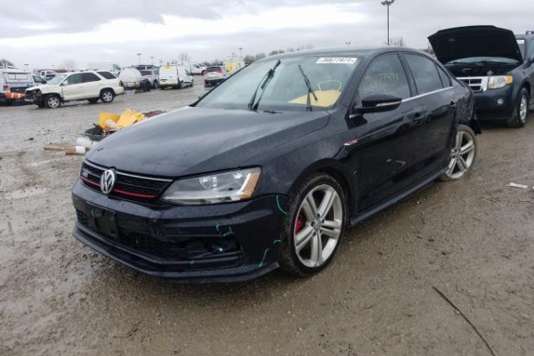 фото Volkswagen Jetta GLI