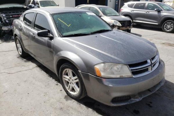 фото Dodge AVENGER SE