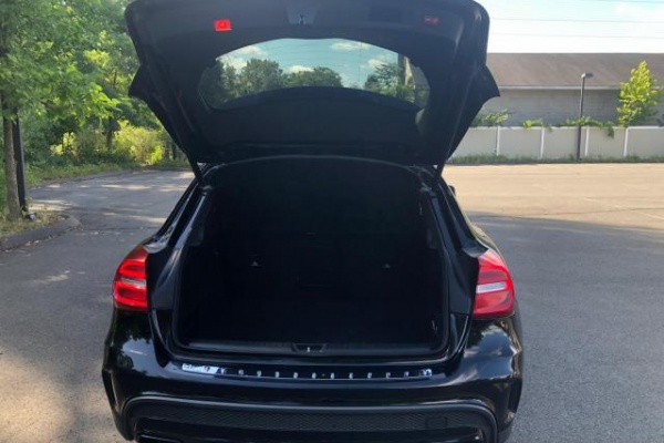 фото Mercedes GLA 45 AMG