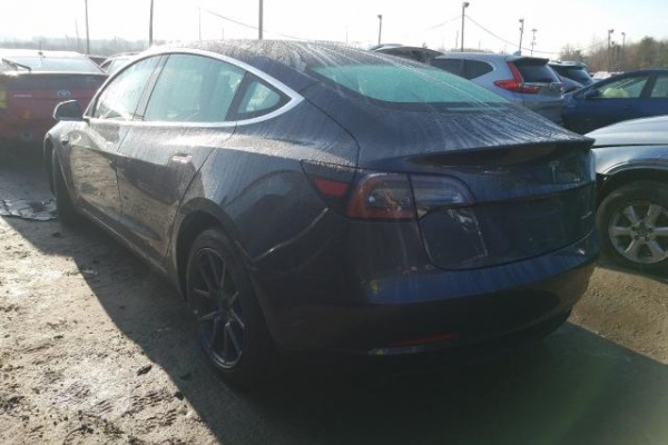 фото Tesla MODEL 3